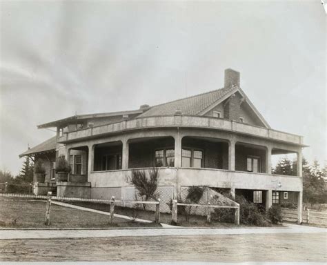 Stepping Back in Time: Exploring the History and Heritage of Mum's Rosewood Manor