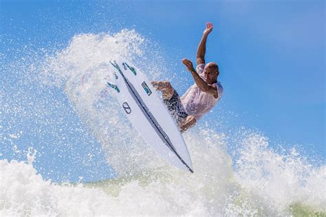 Surfing with Style: Mastering the Art of Board Maneuvers