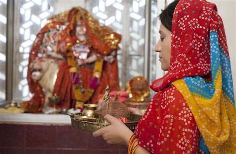 Symbolism and Rituals in Temple Prayer