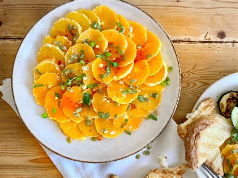 The Adaptability of Orange Slices: From Salads to Cocktails