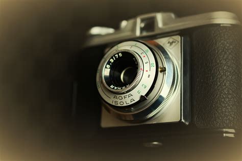 The Allure of Vintage Cameras: Exploring the Nostalgia of Analog Photography