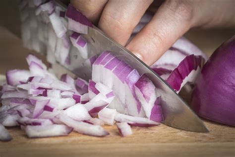 The Art of Onion Slicing: Mastering the Basics