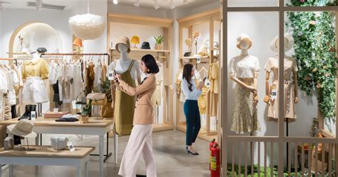 The Art of Visual Merchandising: Creating an Appealing Store Display