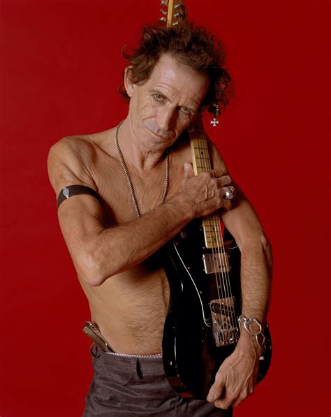 The Astonishing Height and Physique of Keith Richards