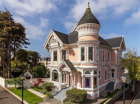 The Captivating History of Exquisite Mansions