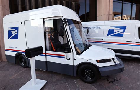 The Connection Between Dreams Involving Postal Delivery Vehicles and Communication