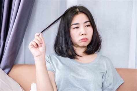 The Connection Between Stress and Dreams about Pulling Out Hairs