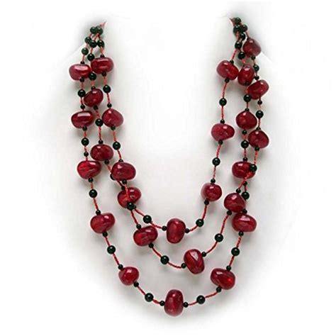 The Craftsmanship Behind Exquisite Crimson Necklaces