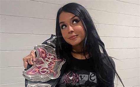 The Early Life and Background of AJ Lee Cosplayer