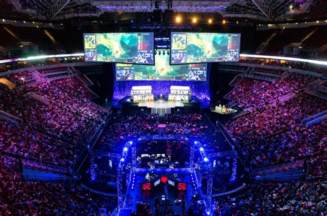 The Emergence of Competitive Gaming: From Local Competitions to Worldwide Esports