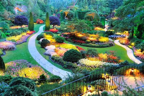 The Enchantment of a Breathtaking Garden