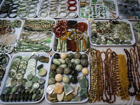 The Enchantment of the Jade Market: A Timeless Fascination with Exquisite Magnificence