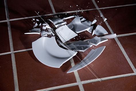 The Endless Crash of Breaking Plates: An Unusual Encounter