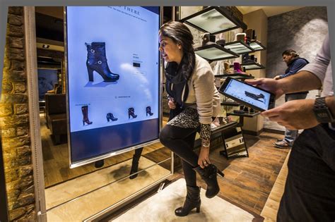 The Ever-Changing World of Outlet Stores: E-commerce and High-end Retailers