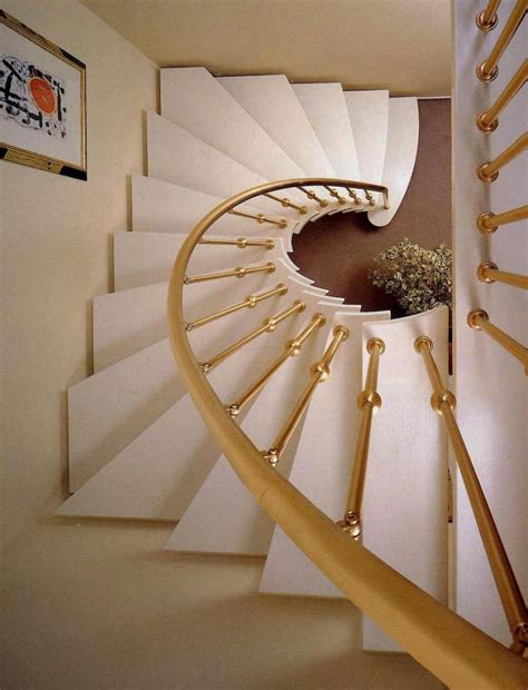 The Fascinating Link Between Dreams and Staircases