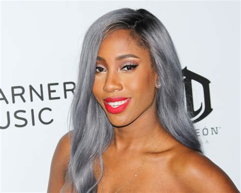 The Fascination of Silver Hair: Why the Trend is Here to Stay