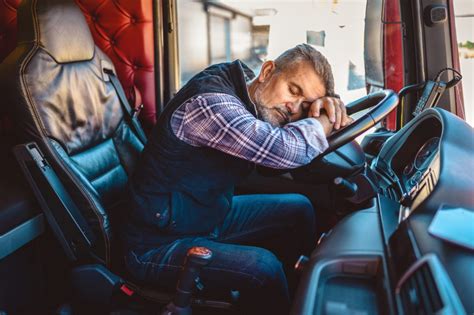 The Fascination of Truck Sleeping: Exploring the Extraordinary