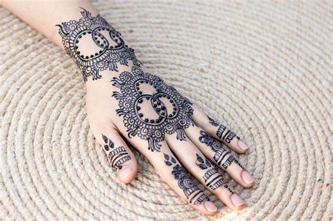 The Global Impact: Mehndi as a Cross-cultural Phenomenon