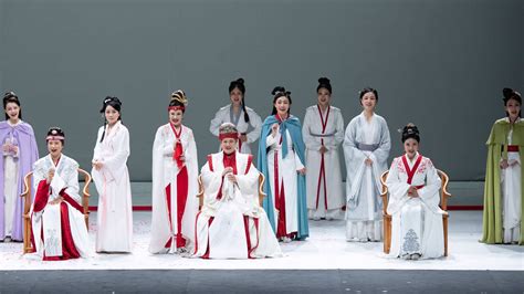 The Historical Background of Red Chamber Drama