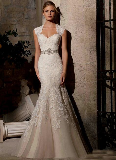 The History and Tradition of Bridal Gowns in Ivory