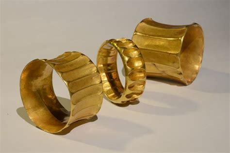 The History of Bangles: From Ancient Times to Modern Fashion