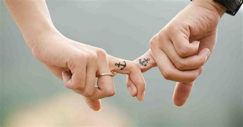 The Impact of Cultural and Historical Backgrounds on the Symbolic Significance of Interlocking Fingers