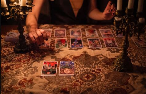 The Impact of Dream Analysis on the Accuracy of Tarot Card Readings