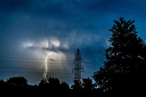 The Impact of Personal Experiences on Dreaming of Powerful Electrical Storms