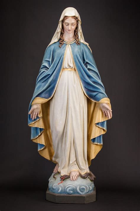 The Importance of Dreaming about a Mary Statue