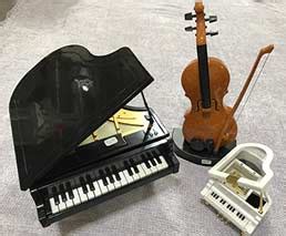 The Intricacies of a Musical Keepsake: Marvels in Tiny Symphony