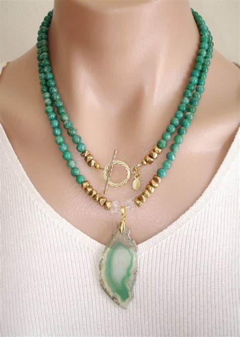 The Irresistible Charm of an Exquisite Green Gemstone Necklace