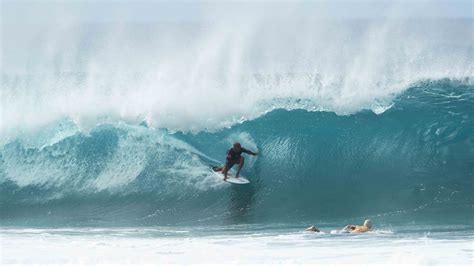 The Legends of Big Wave Surfing: Learn from the Masters of the Sport