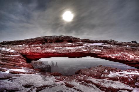 The Magnetic Appeal of the Dazzling Crimson Archway