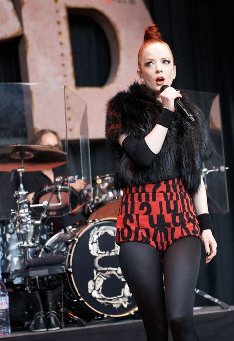 The Mysterious Ascendancy of Shirley Manson: Exploring a Journey to Stardom