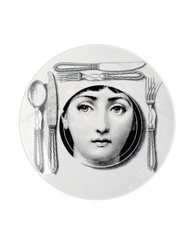 The Origins and History of Plates Inspired by the Enigmatic Tale