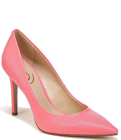 The Perfect Pairing: Styling Elegant Pointed-Toe Pumps with Various Ensembles