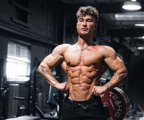 The Perfect Physique: How Anthony Mantello Maintains his Impressive Shape