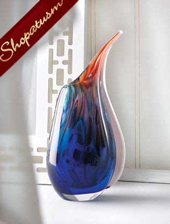 The Personalized Significance of Receiving a Vase in Dreamscapes