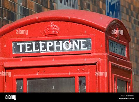 The Power of Nostalgia: How Telephone Boxes Connect Generations through Memories