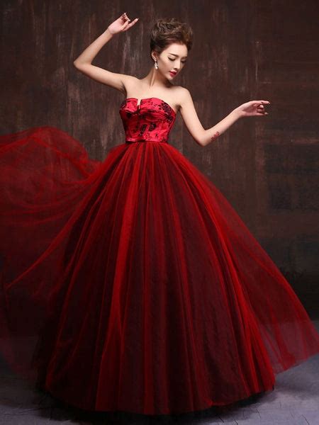 The Power of Red: How a Scarlet Gown can Revolutionize Your Appearance