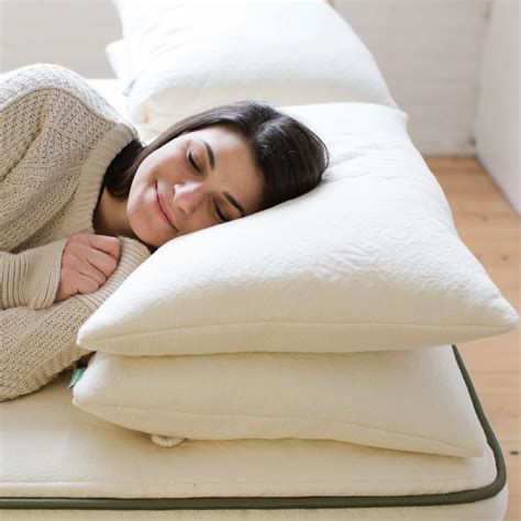 The Science Behind a Restful Night: Exploring the Link between Pillows and Quality Sleep