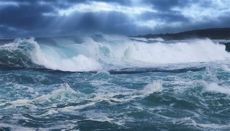 The Science behind the Majesty of Ocean Swells