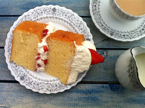 The Secrets Behind Perfectly Moist and Fluffy Cake Layers