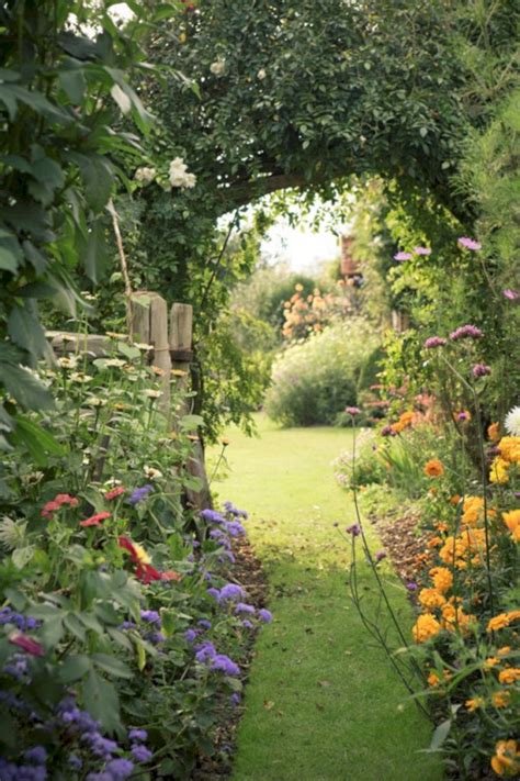 The Serene Landscape: Unveiling the Hidden Meaning of an Expertly Maintained Garden