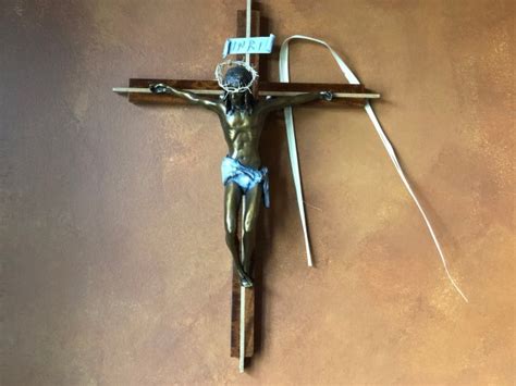 The Significance of Dreams: Unveiling the Representation and Significance of Crucifixes