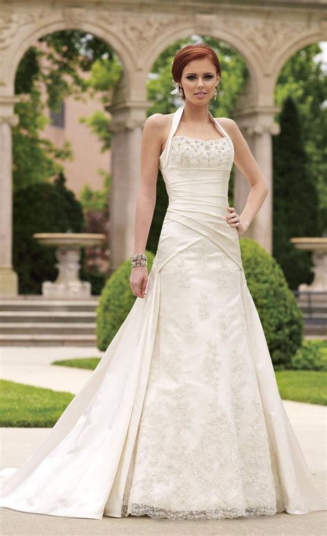 The Significance of Ivory Bridal Gowns in Contemporary Society