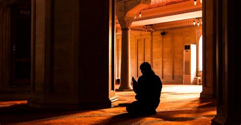 The Significance of Supplication: Exploring the Influence of a Spiritual Leader in Dreams