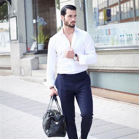 The Significance of a Crisp White Shirt in a Fashionable and Multipurpose Wardrobe