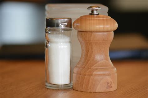 The Significance of the Salt Cellar in Dream Interpretation