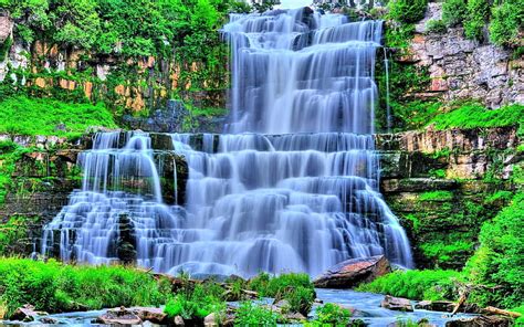 The Splendor of River Rocks: An Enchanting Natural Phenomenon